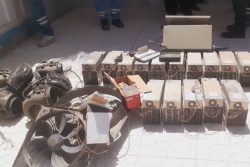 پلیس بندرلنگه از کشف ۹ دستگاه ماینر غیرمجاز در یک واحد مسکونی خبر داد